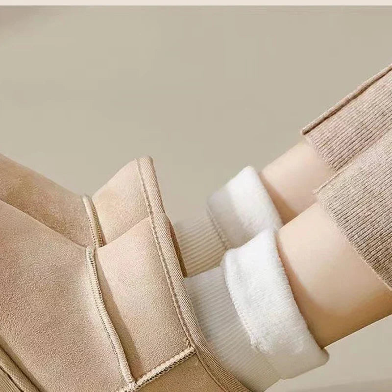 Gefütterte Winter-Sneaker mit Klettverschluss