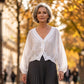 👕 ČASOVĚ OMEZENÁ SLEVA 50 %! ✨ Dámská lehká ochranná košile proti slunci – Hluboký výstřih do V, nabírané rukávy, průhledná vrstva ☀️