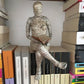 Socha moderní čtenářky 📚