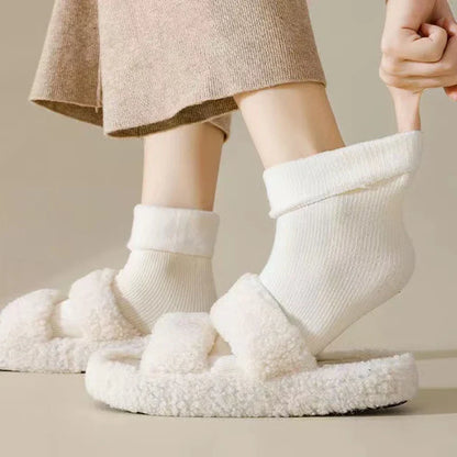 Gefütterte Winter-Sneaker mit Klettverschluss