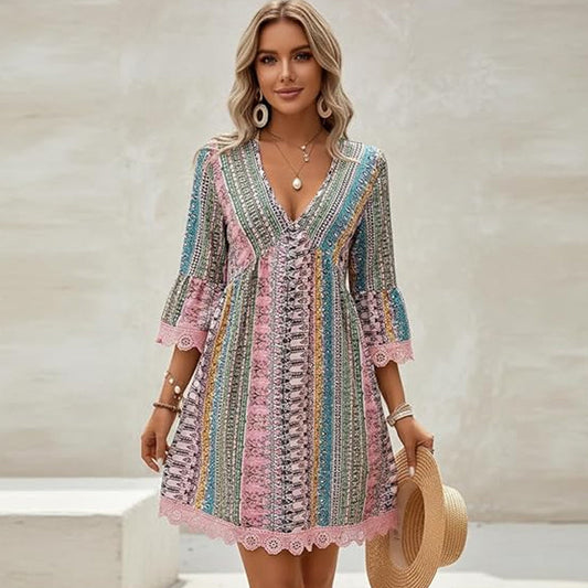 Dámské Boho šaty s V-výstřihem, geometrickým potiskem a krajkovým lemem – ideální na dovolenou