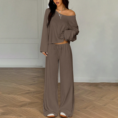 Damen-Zweiteiler mit schulterfreiem Oberteil und weiter Hose