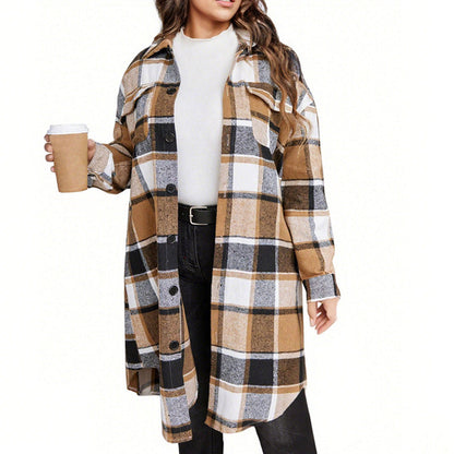 Stilvolle lange karierte Damen-Hemdjacke mit Umlegekragen